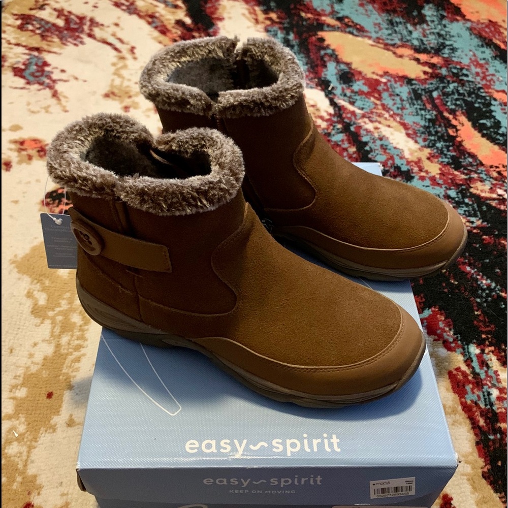 Easy Spirit Excel8 Ankle Boots in Light Brown
